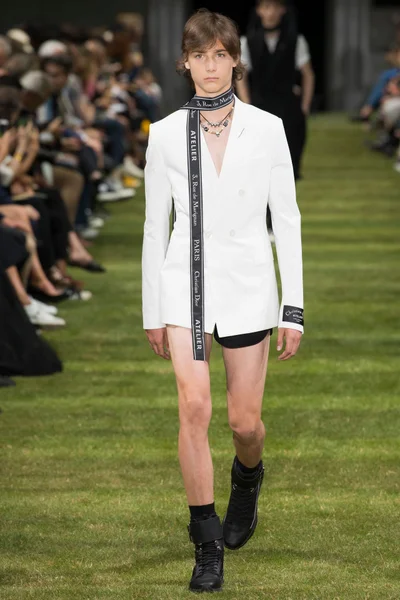 Look 8